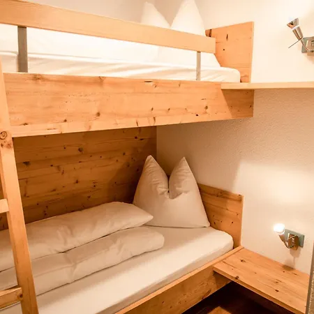 Waltershof Hotel 4*